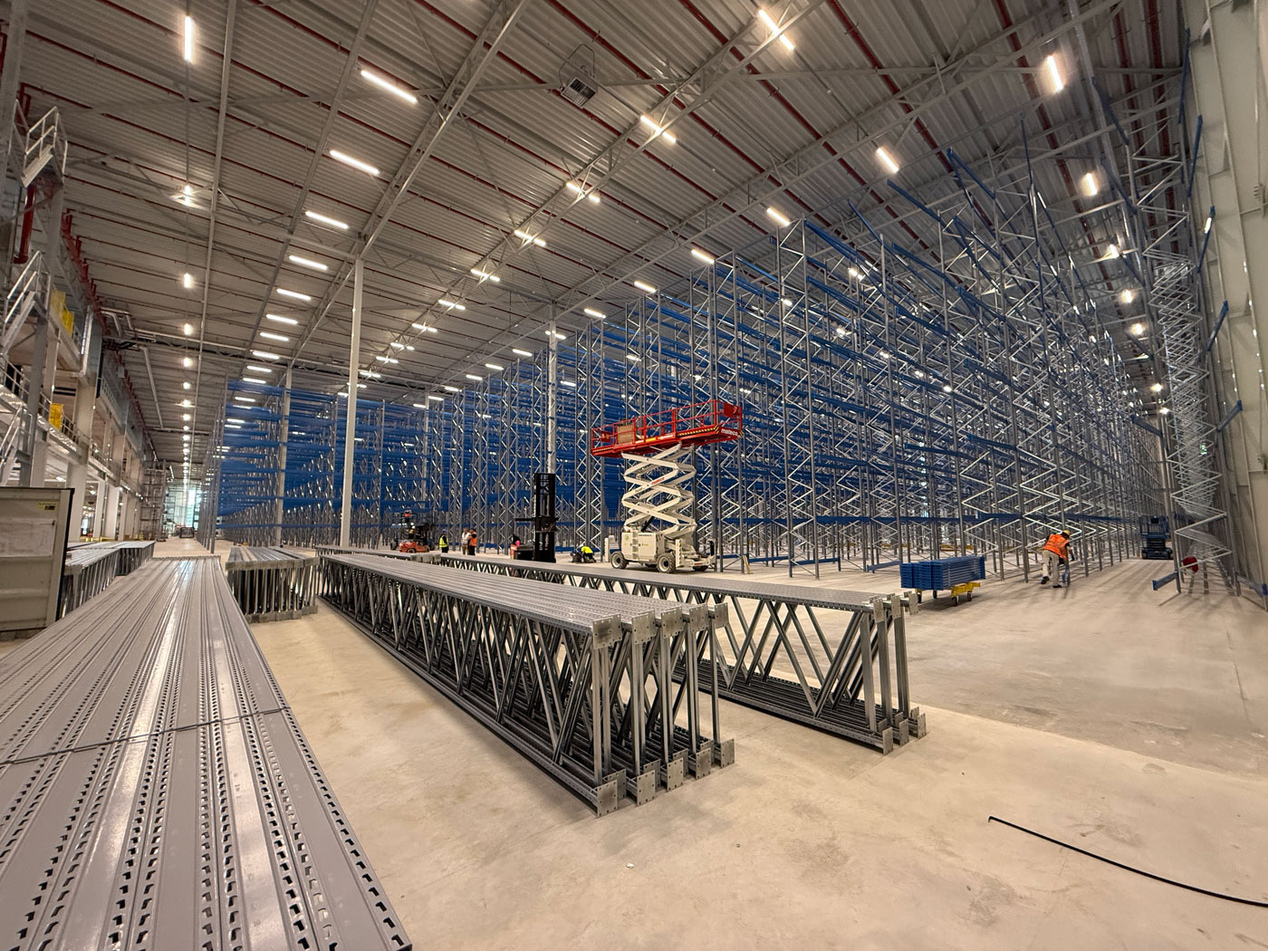 ffe-5 FFE aan het werk smalle gangpaden